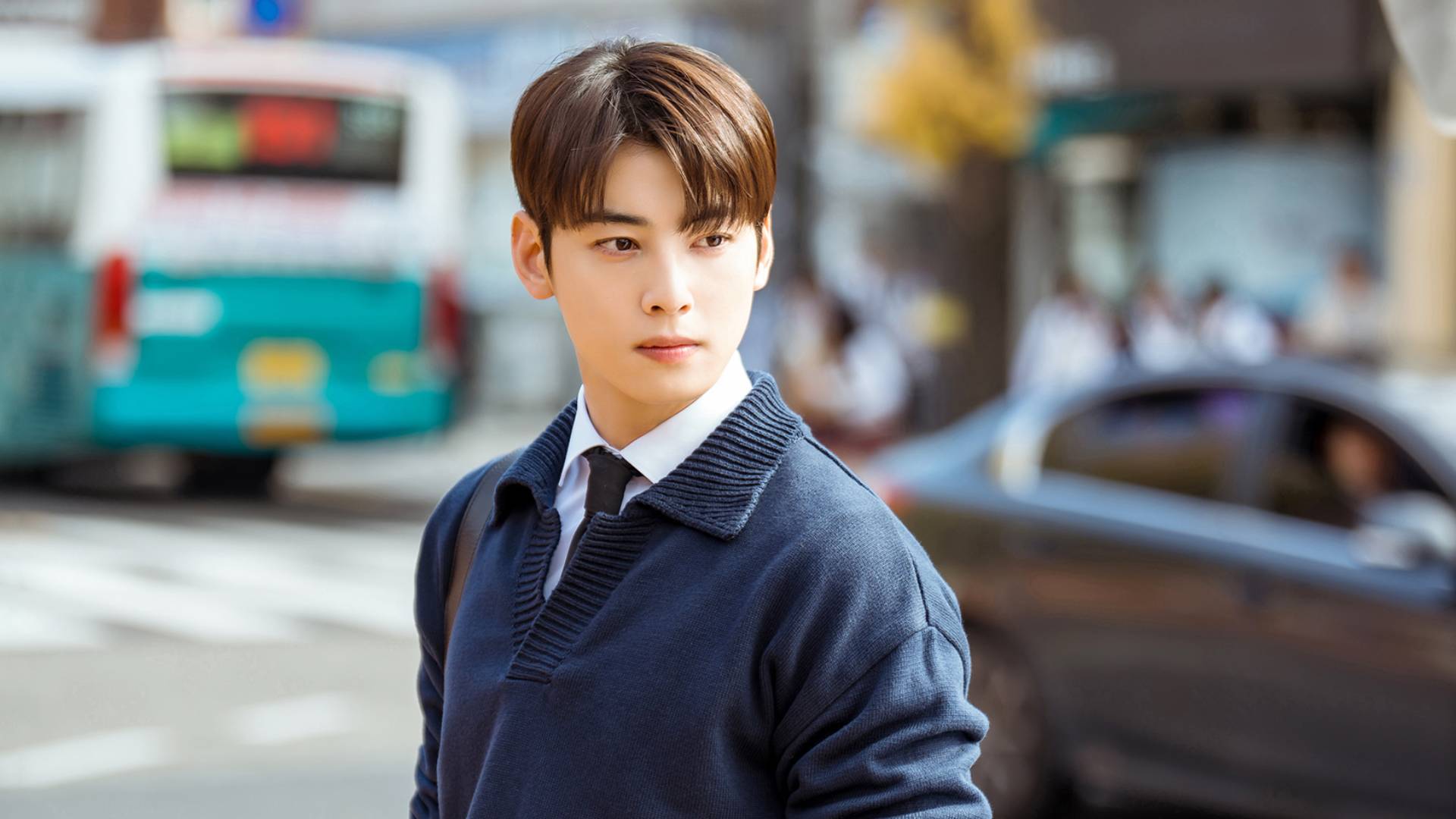 Cha Eun Woo se convierte en profesor en primeras imágenes de A Good Day to Be a Dog
