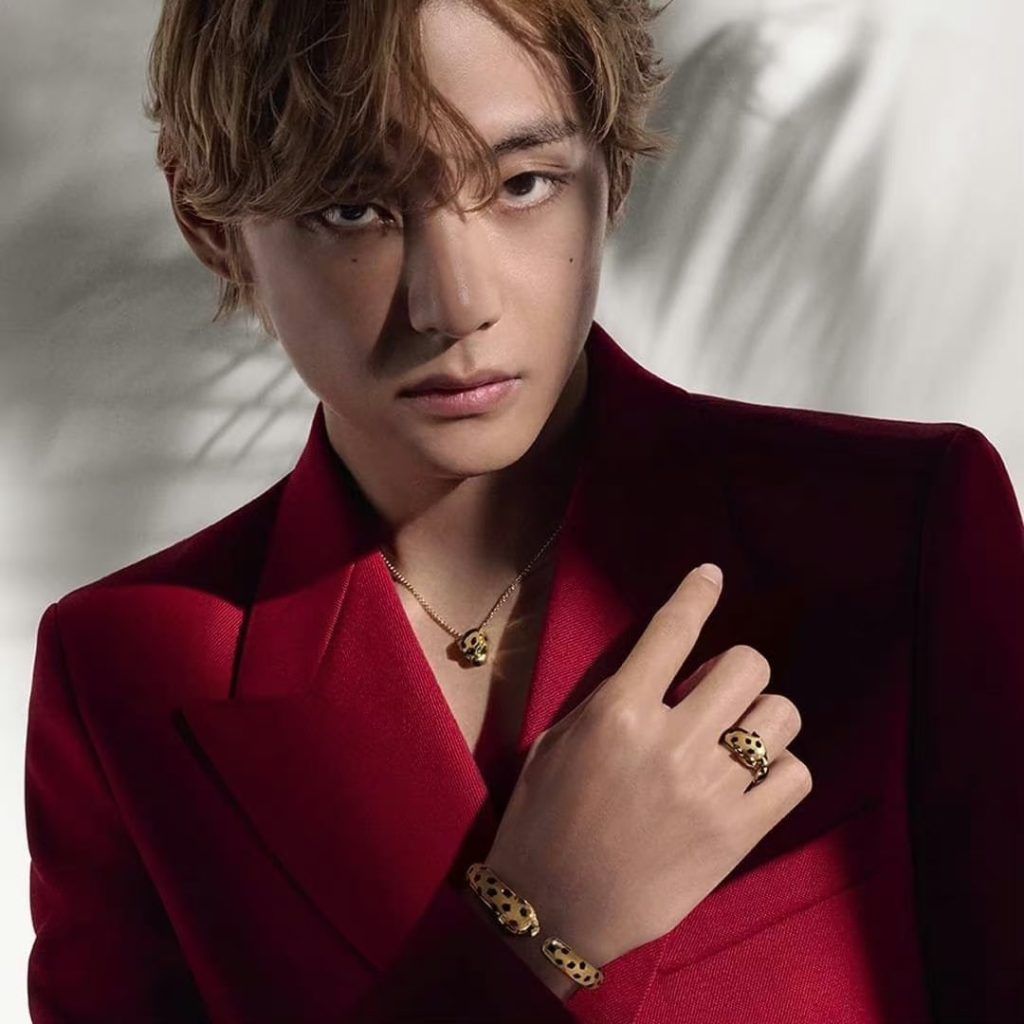 V BTS Cartier