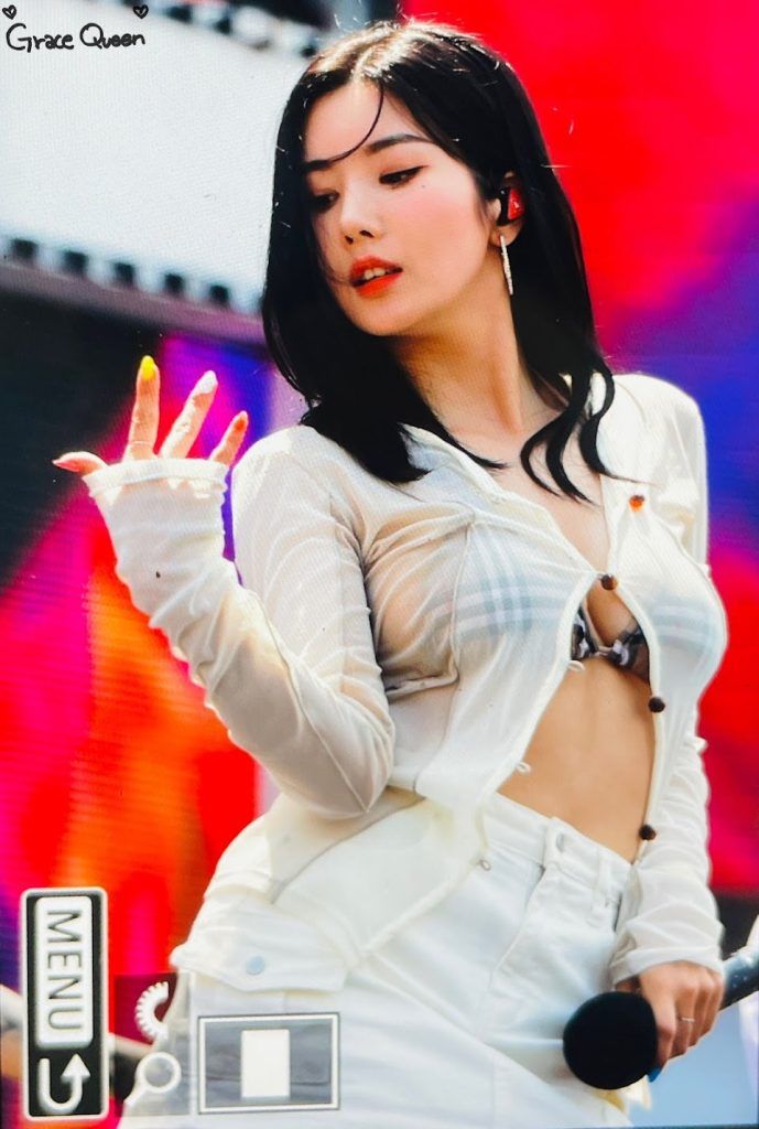 Kwon Eunbi WATERBOMB