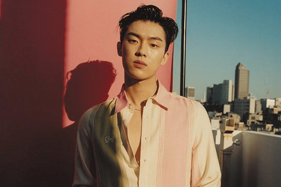 Choi Hyun Wook fumando