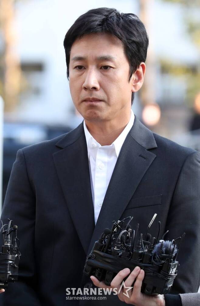 Lee Sun Kyun 2 celebridades