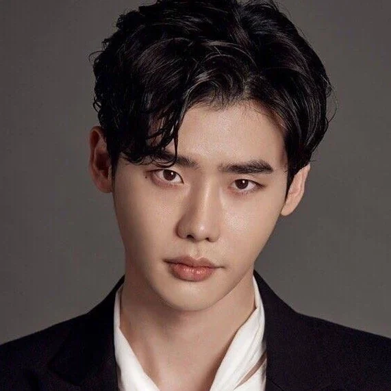 Lee Jong Suk ACE FACTORY