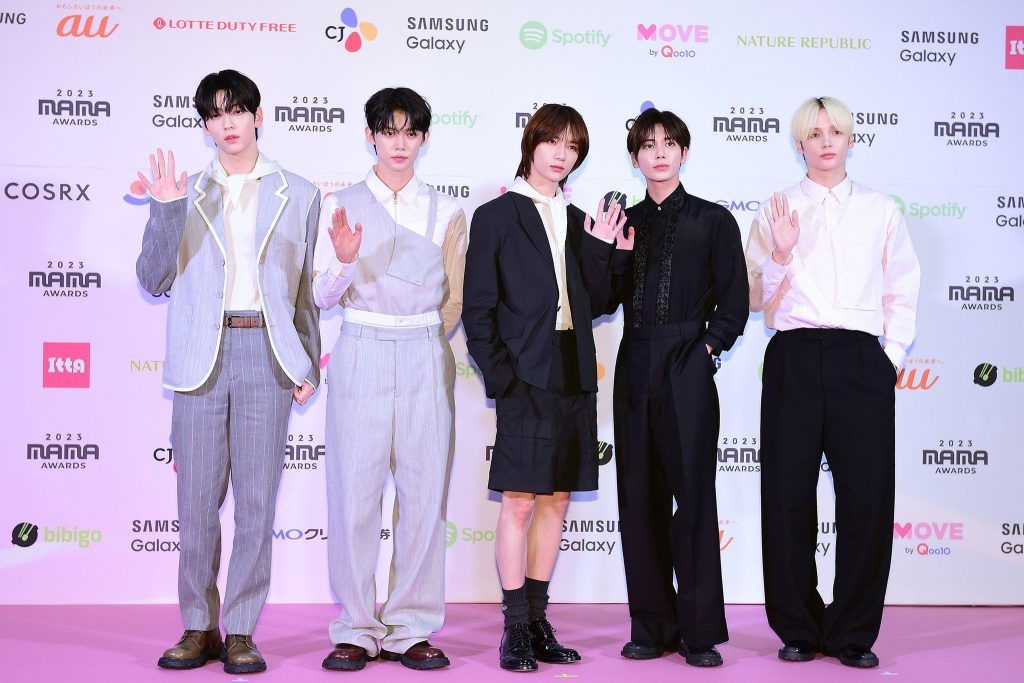 MAMA Awards 2023 looks