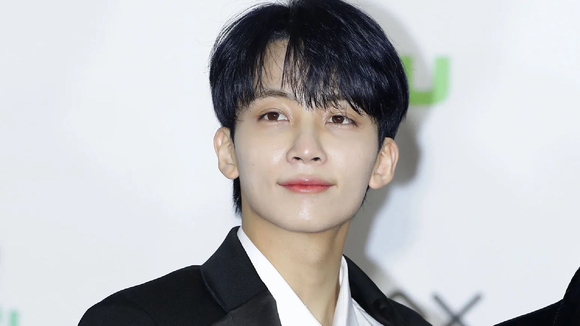 Jeonghan, miembro de Seventeen, se toma un descanso de las