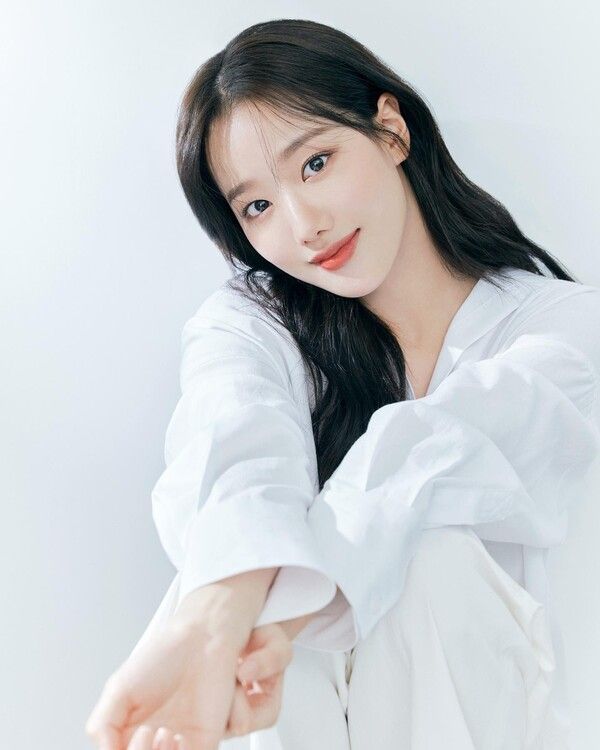 Naeun Lee Kang In