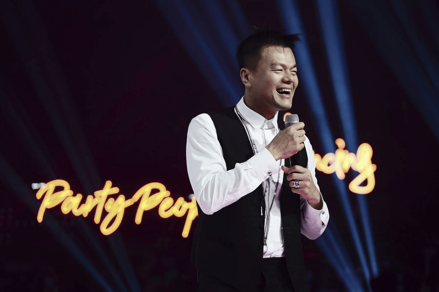 J.Y. Park latino