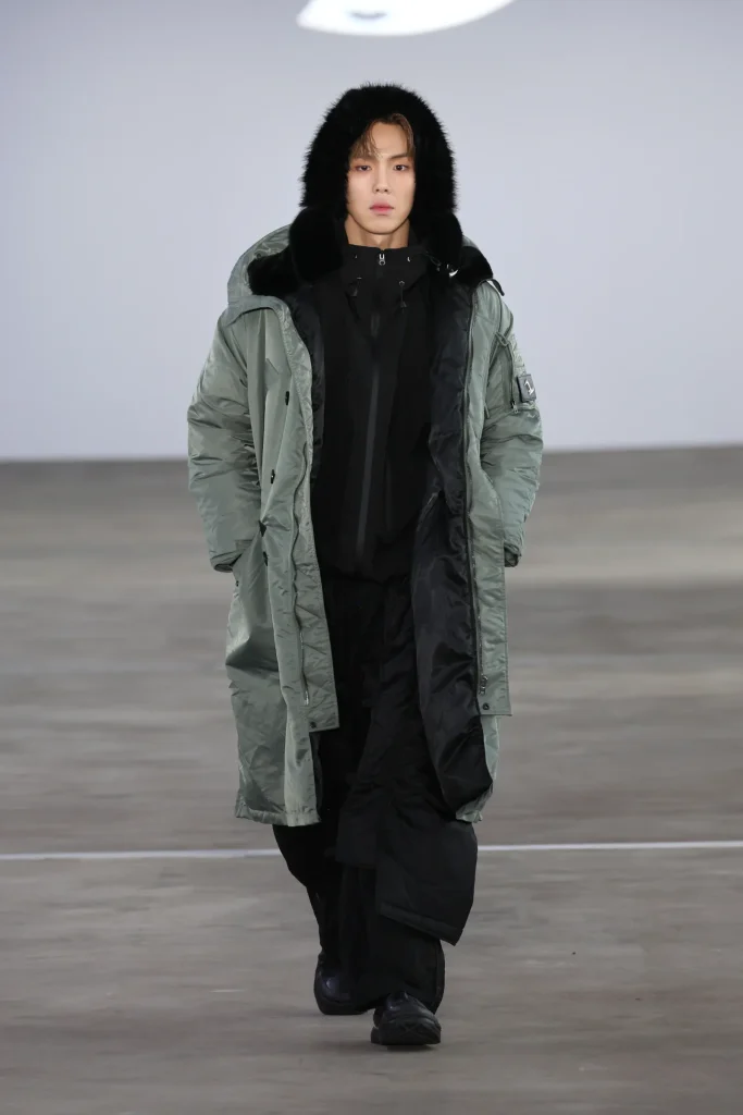 Shownu MONSTA modelo debut