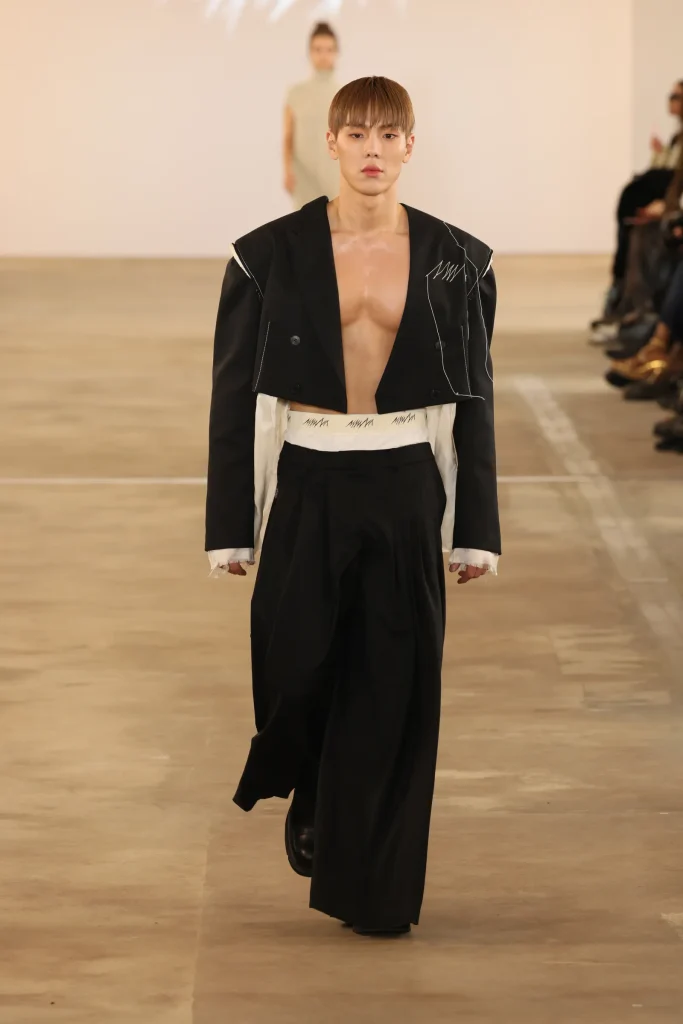 Shownu MONSTA modelo debut