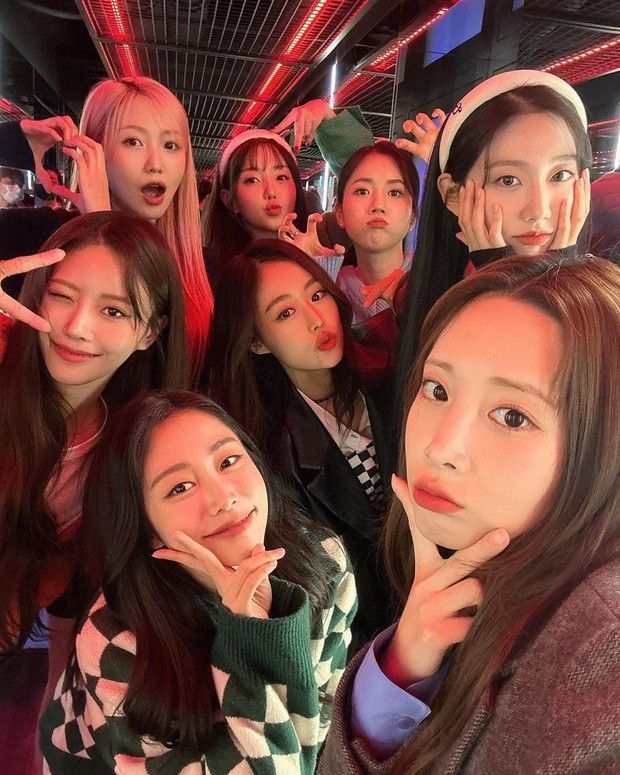 Lovelyz Hangout with Yoo