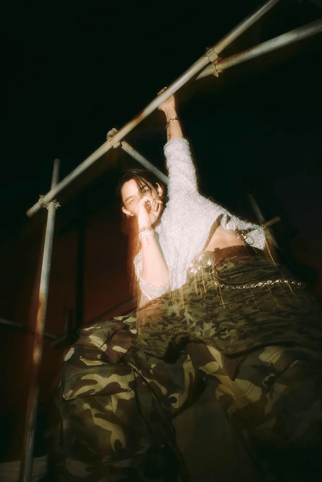 comebacks debuts abril 2024