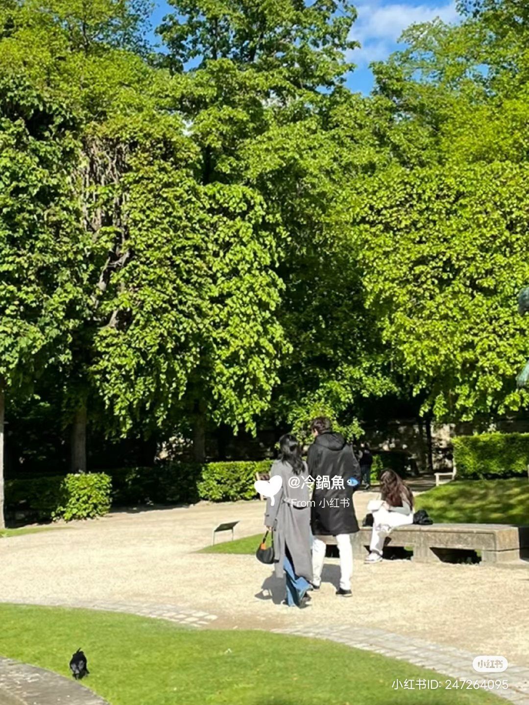 [FOTOS] Lisa de BLACKPINK posa en un evento público con su rumorado ...