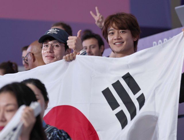 Lee Dong Wook Minho París