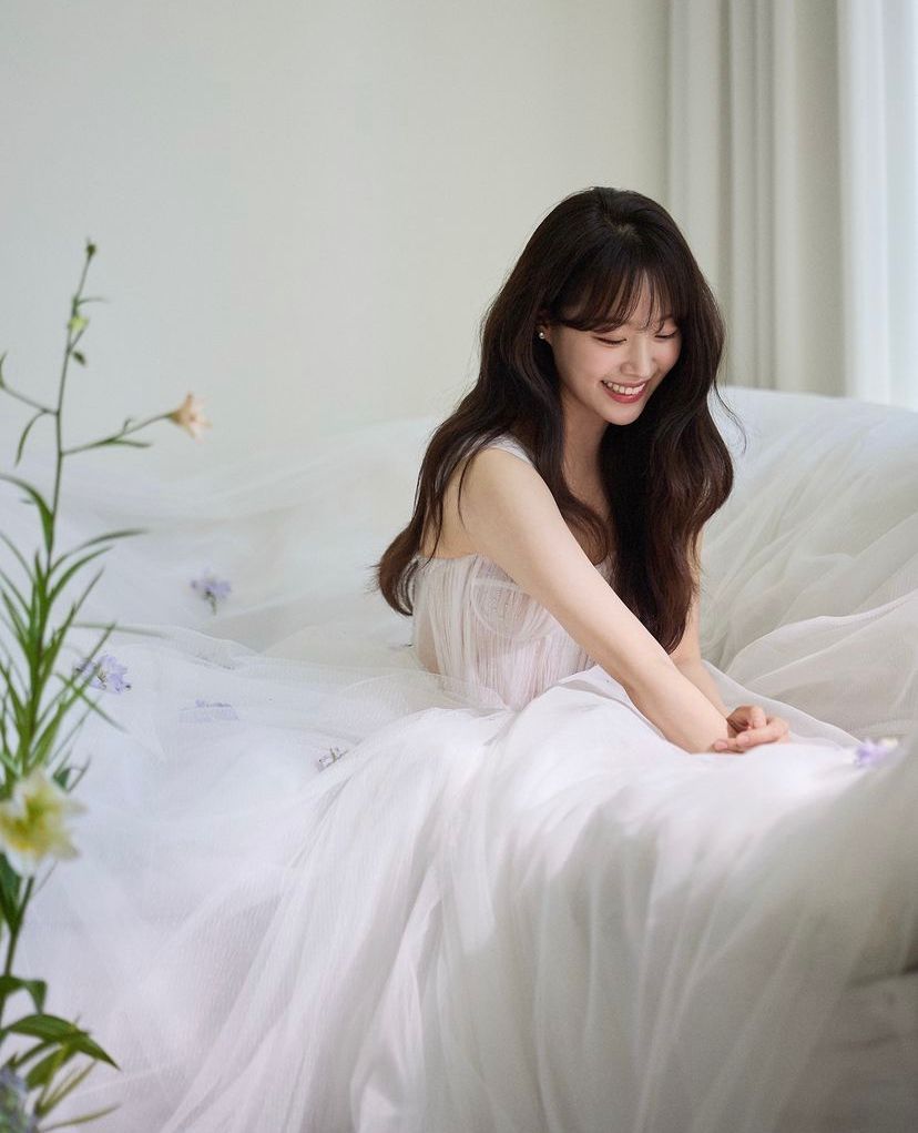 Song Ji Eun Park We