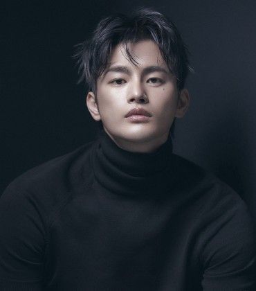 Seo In Guk Jisoo