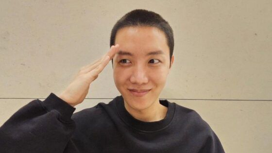 J-Hope baja militar