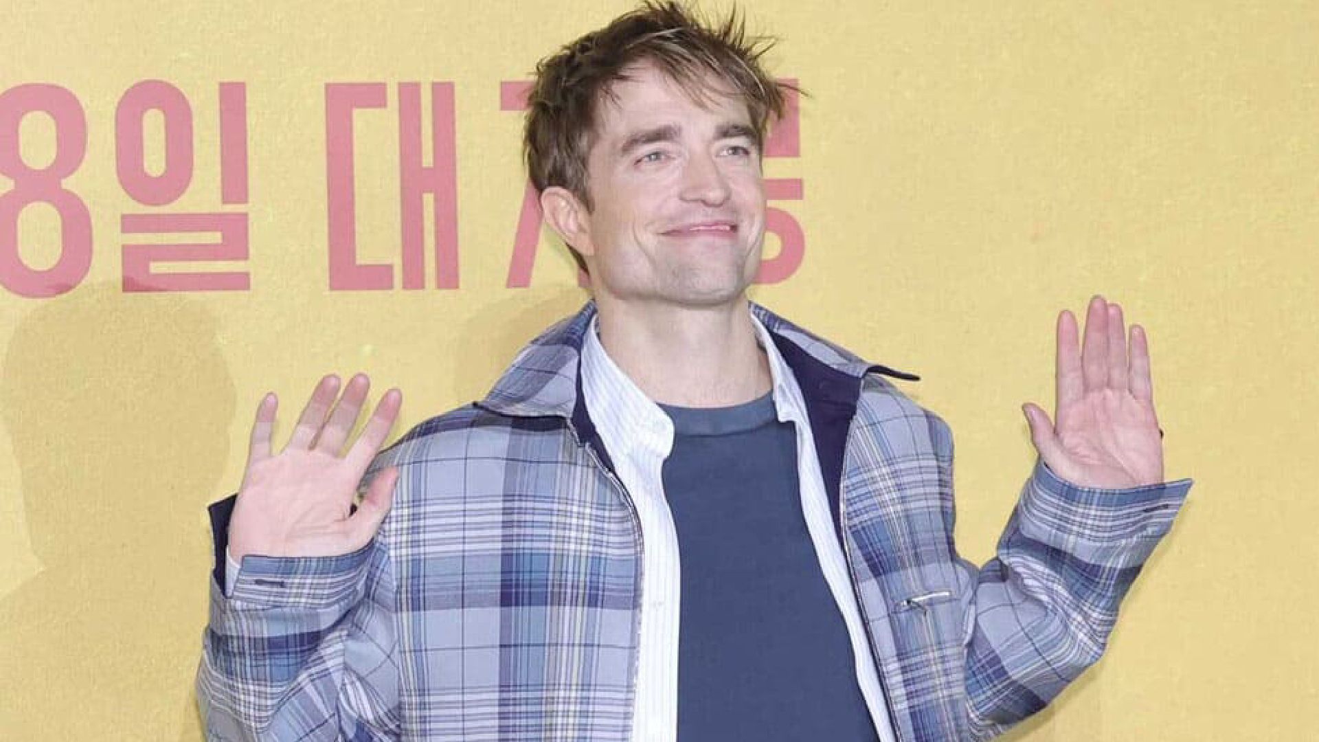Robert Pattinson Running Man