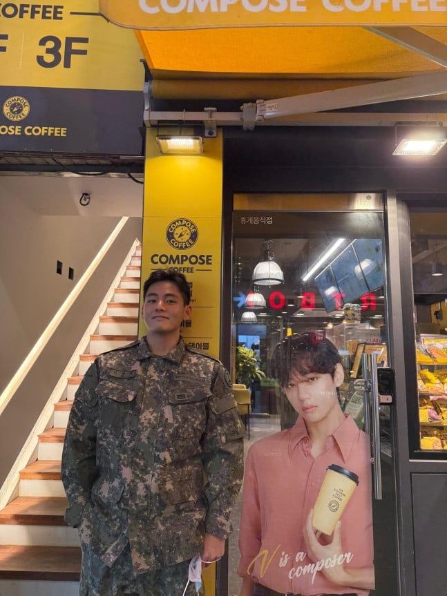 V vida militar