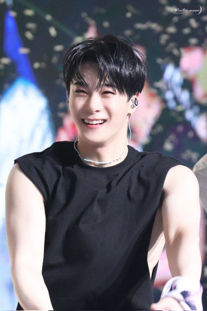 Moonbin segundo aniversario