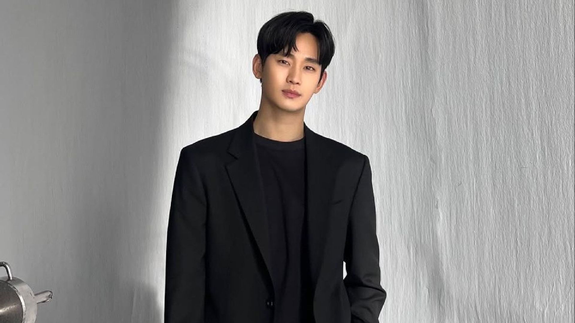 Kim Soo Hyun demanda millonaria