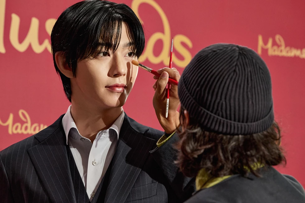 Ahn Hyo Seop figura cera