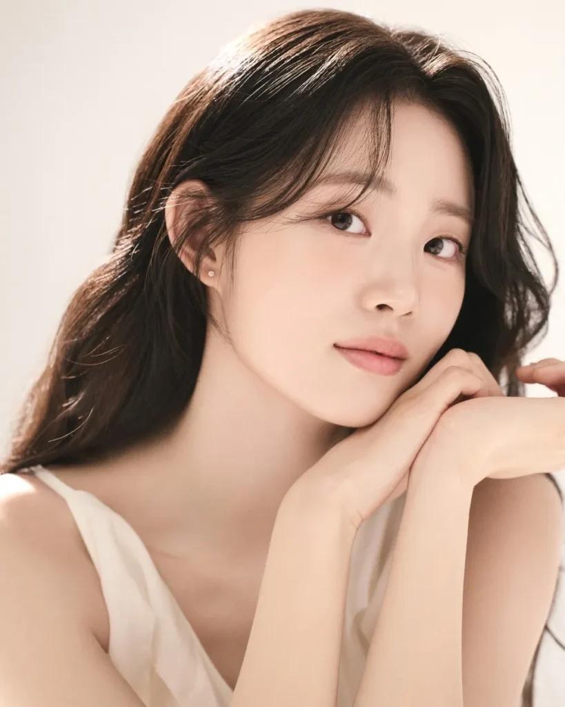 Juyeon Shin Si Ah