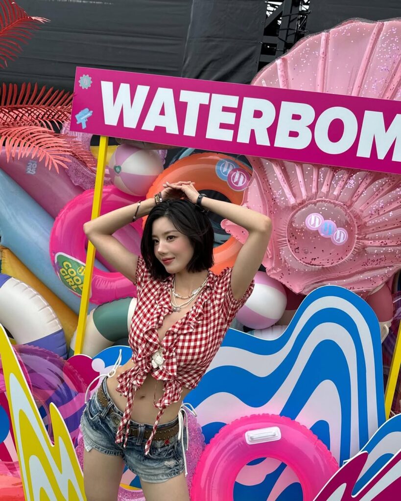 Kwon Eun Bi Waterbomb