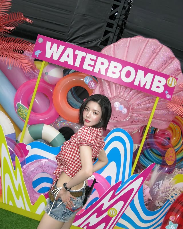 Kwon Eun Bi Waterbomb
