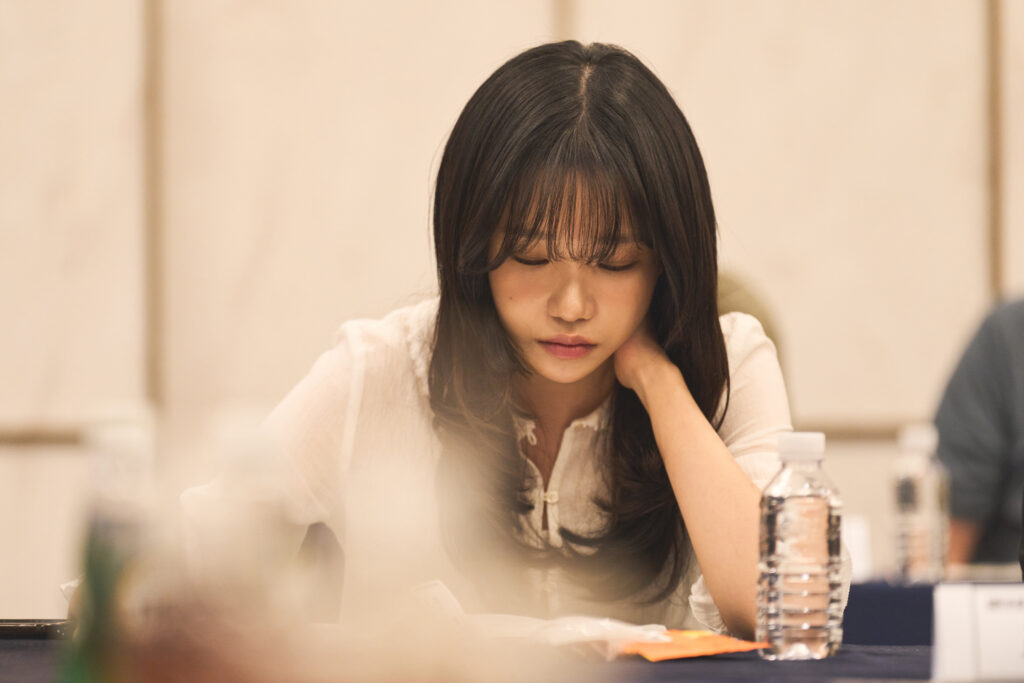 Son Ye Ji Yu Ri