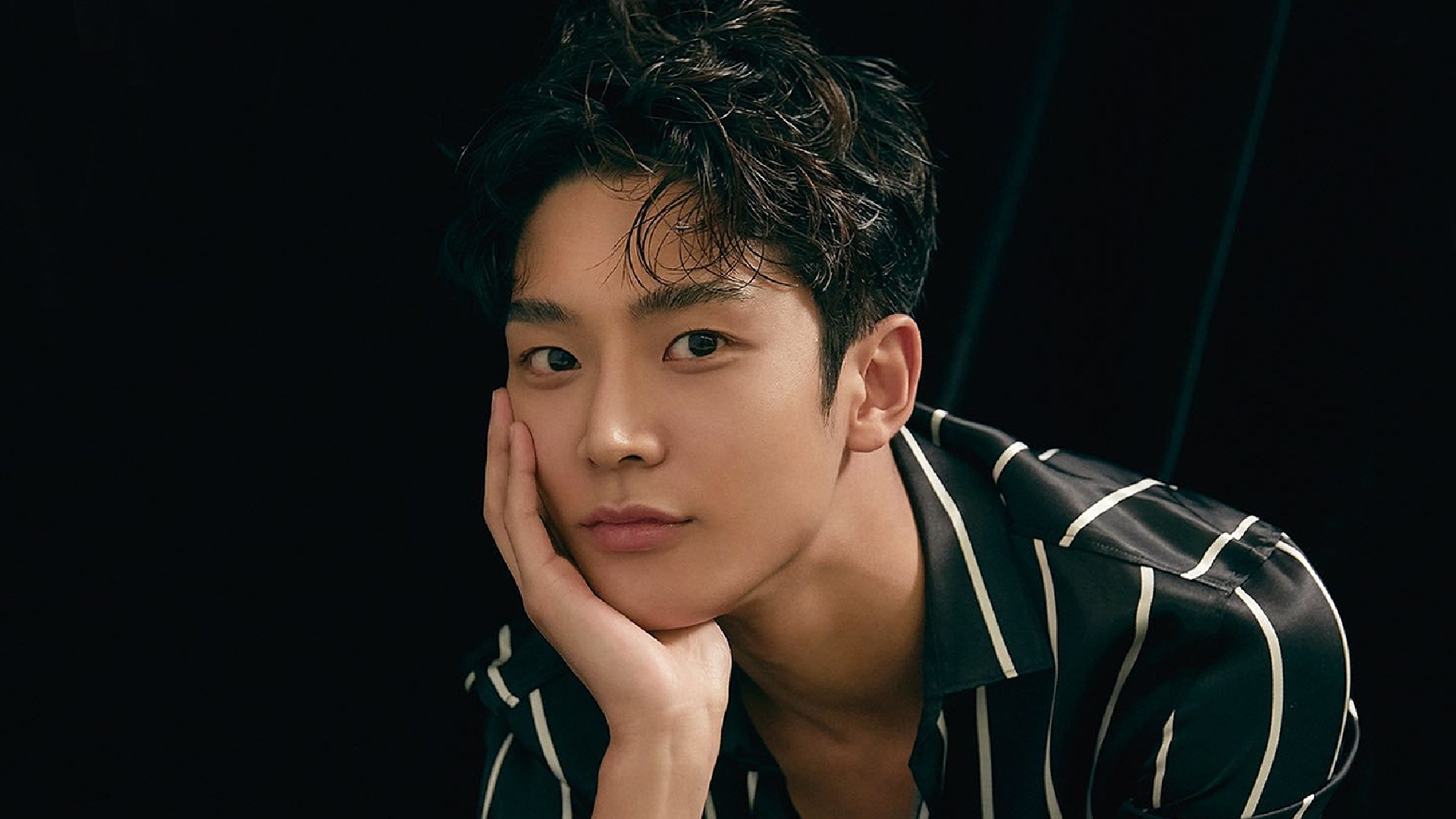 Rowoon alistamiento militar