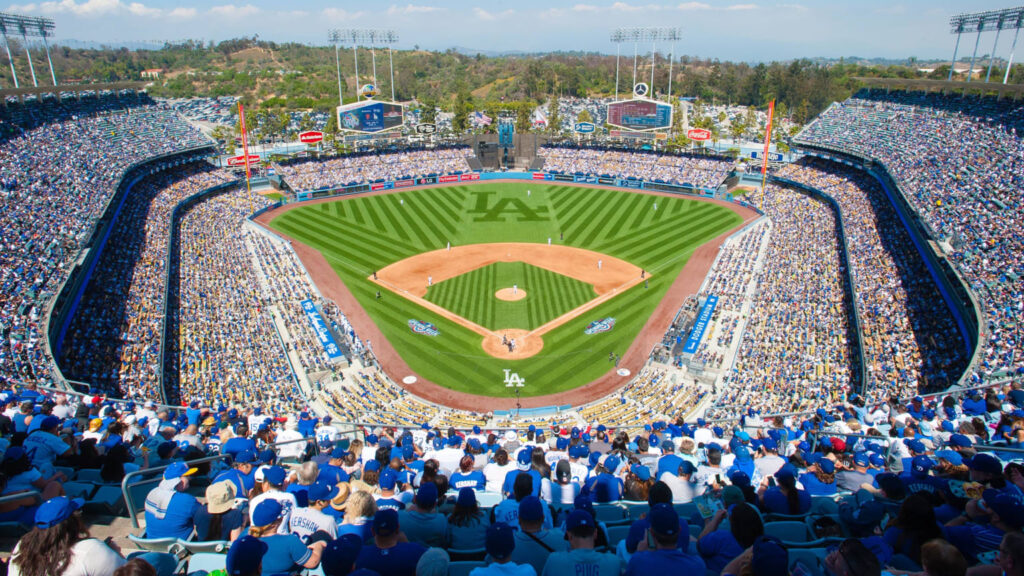 V lanzamiento Dodger
