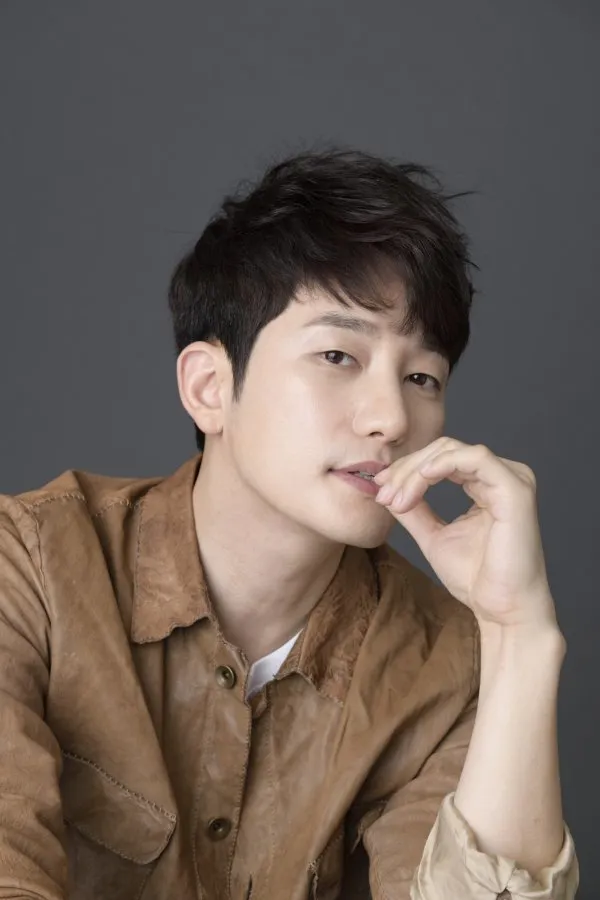 Park Si Hoo
