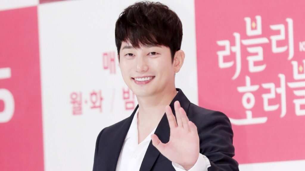Park Si Hoo