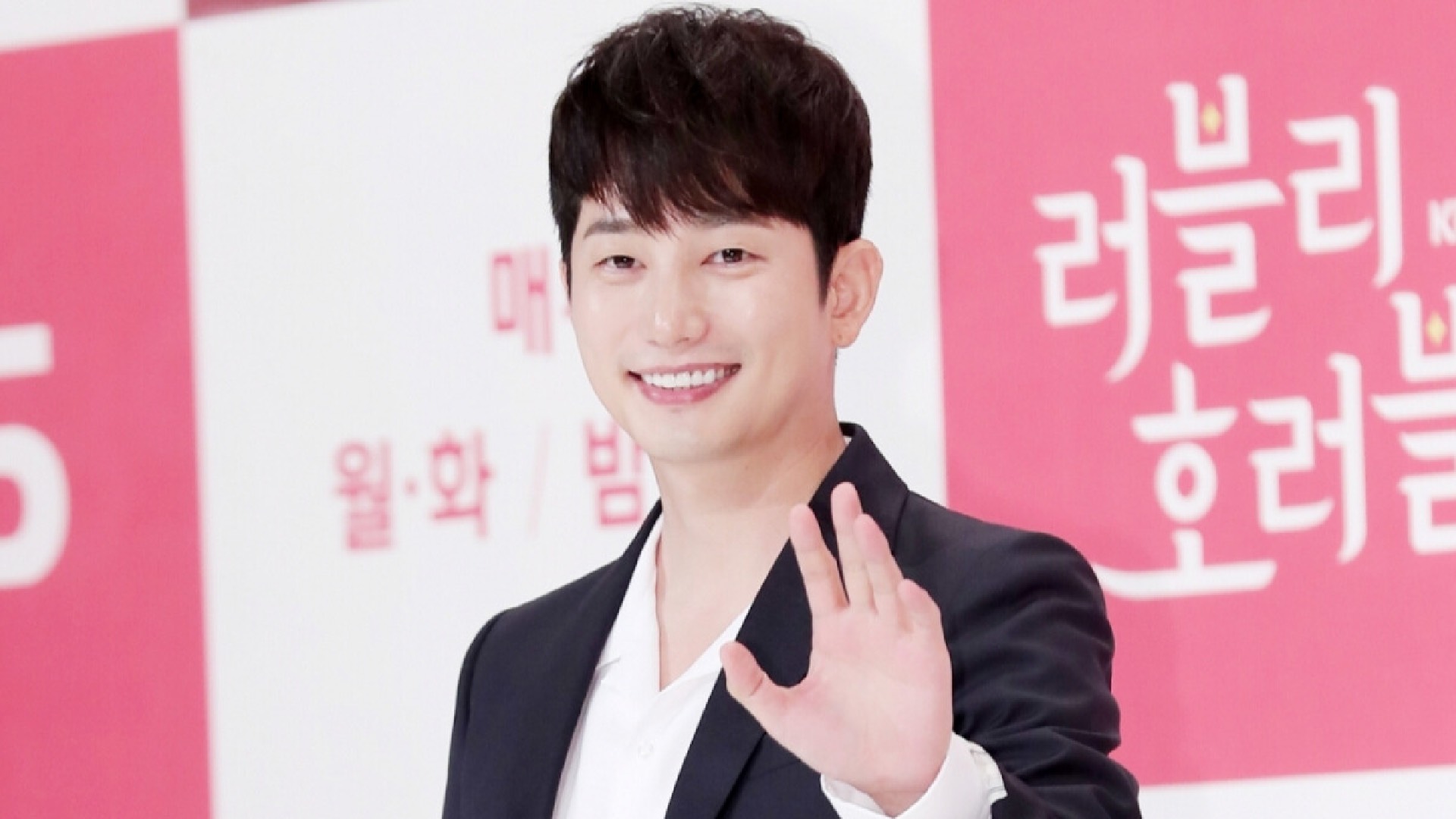 Park Si Hoo