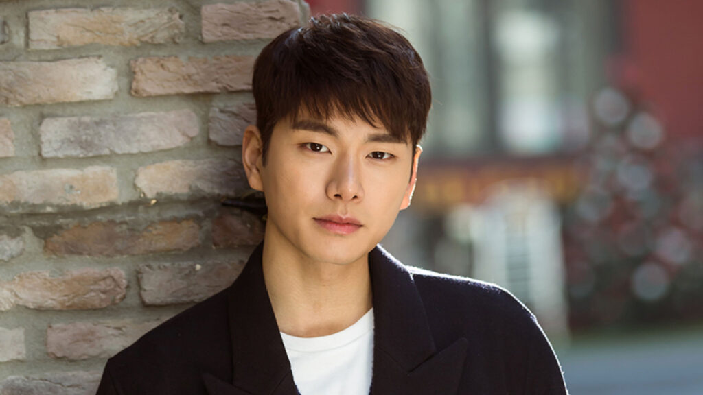 Lee Yi Kyung