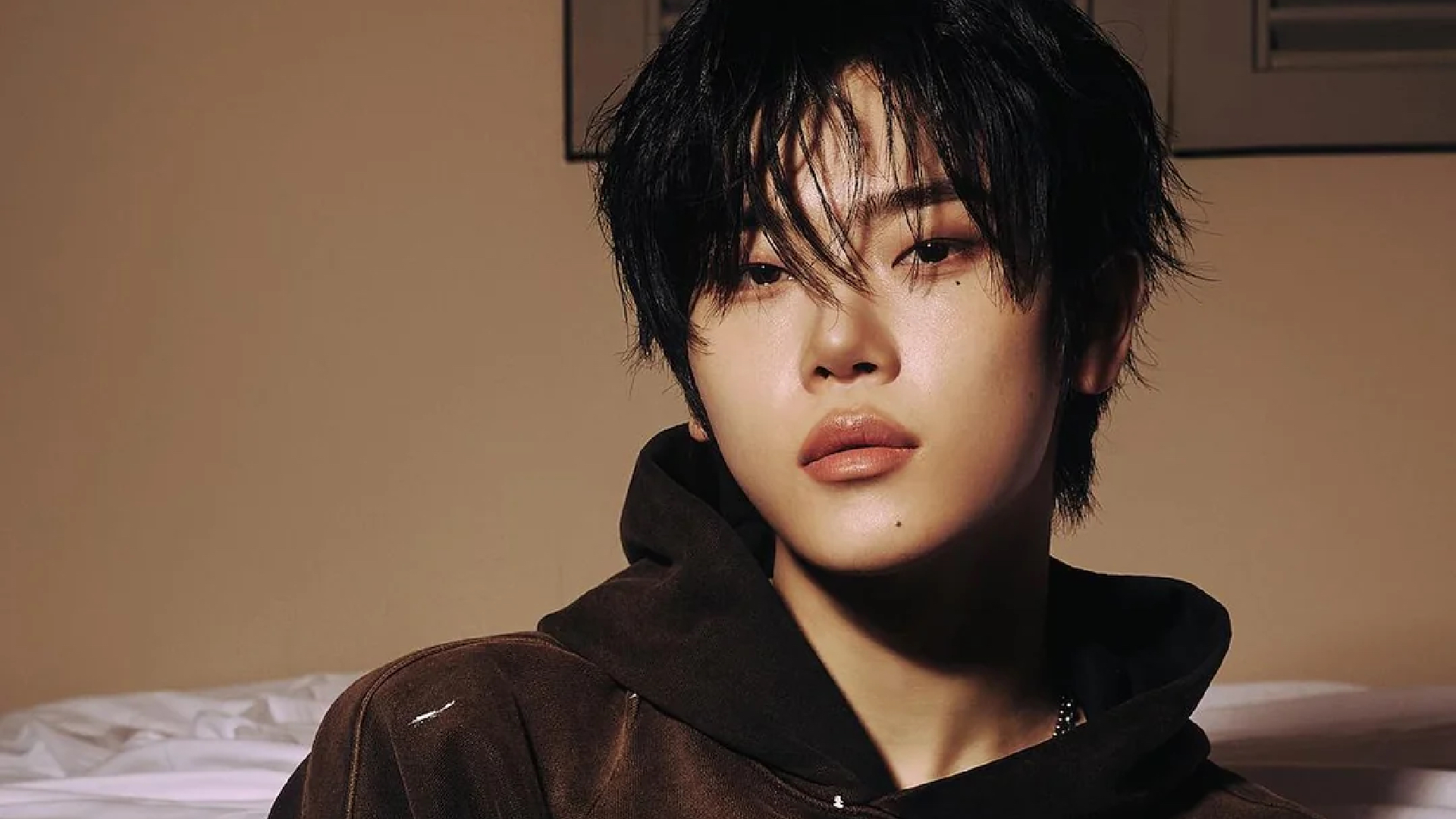 Jang Yeoyun CLOSE YOUR EYES