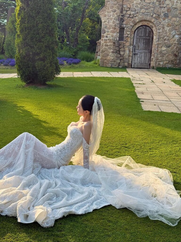 Yoon Ha Jeong matrimonio 