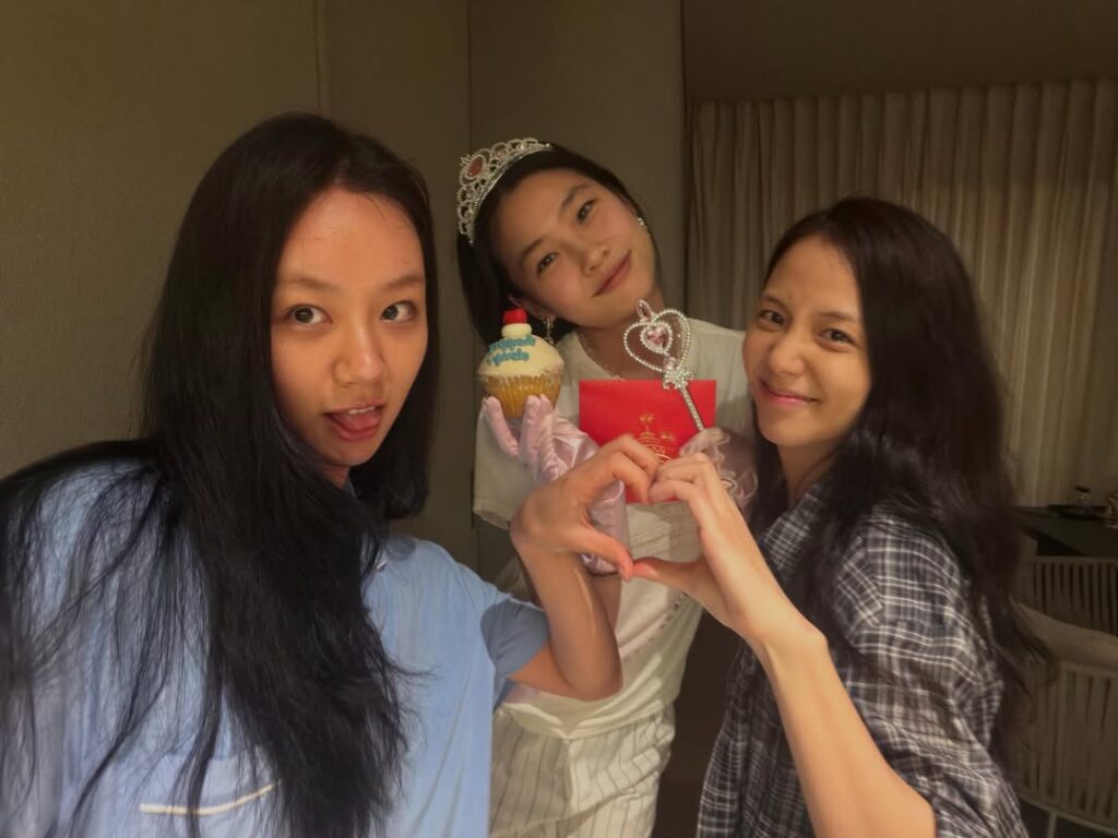 Hyeri Jisoo Jung Ho Yeon