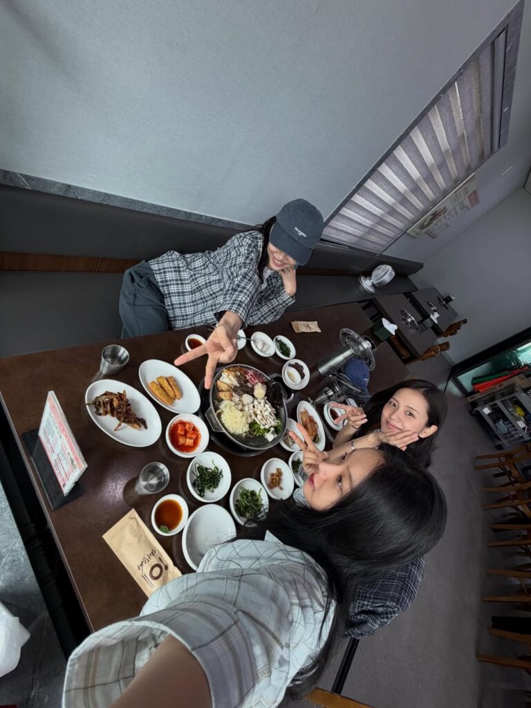 Hyeri Jisoo Jung Ho Yeon