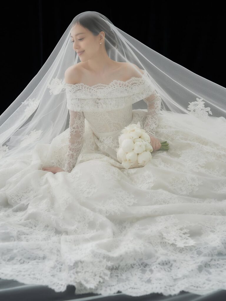 Moon Chae Won 
