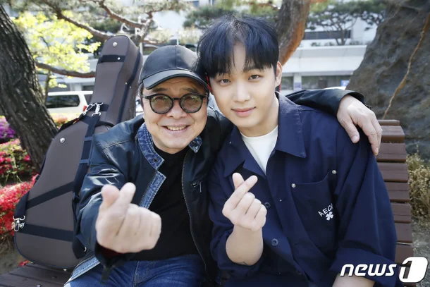 padres entretenimiento coreano