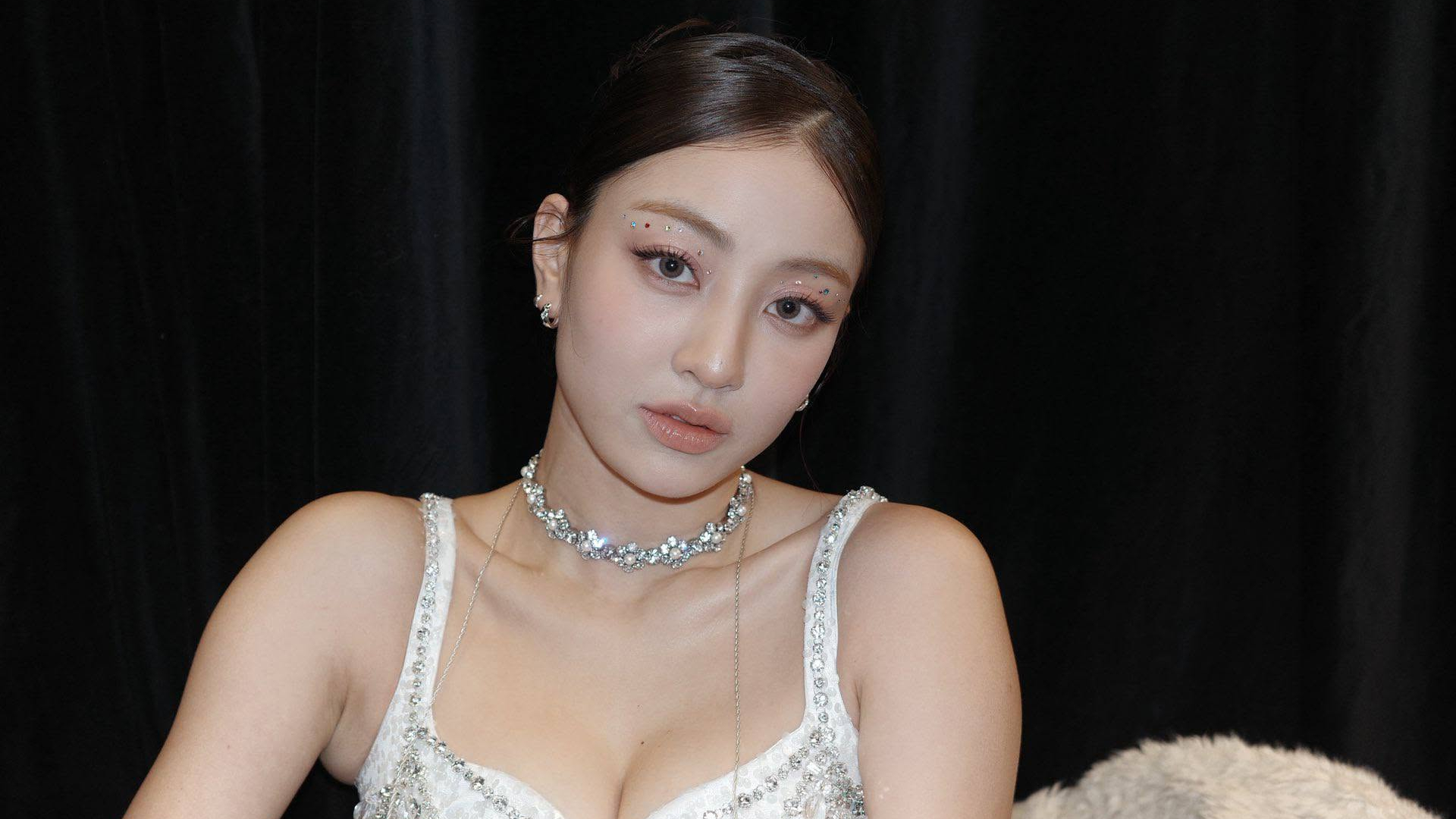 Jihyo TWICE pausa