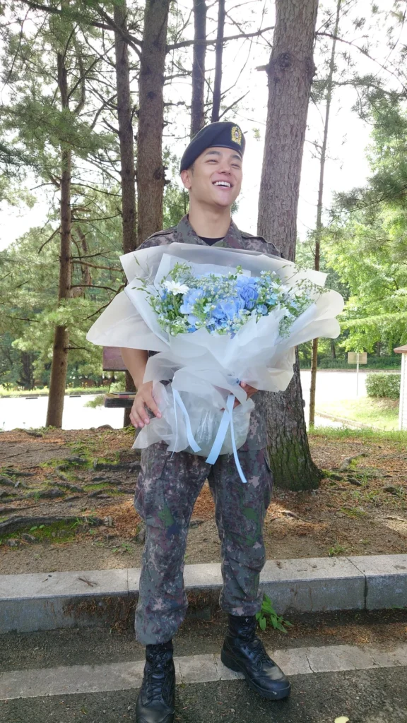 Kim Woojin servicio militar